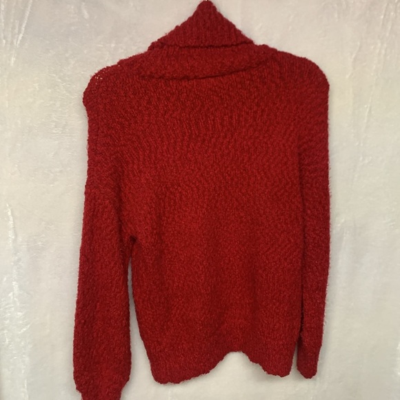Yet Again Red Sweater - Picture 7 of 7
